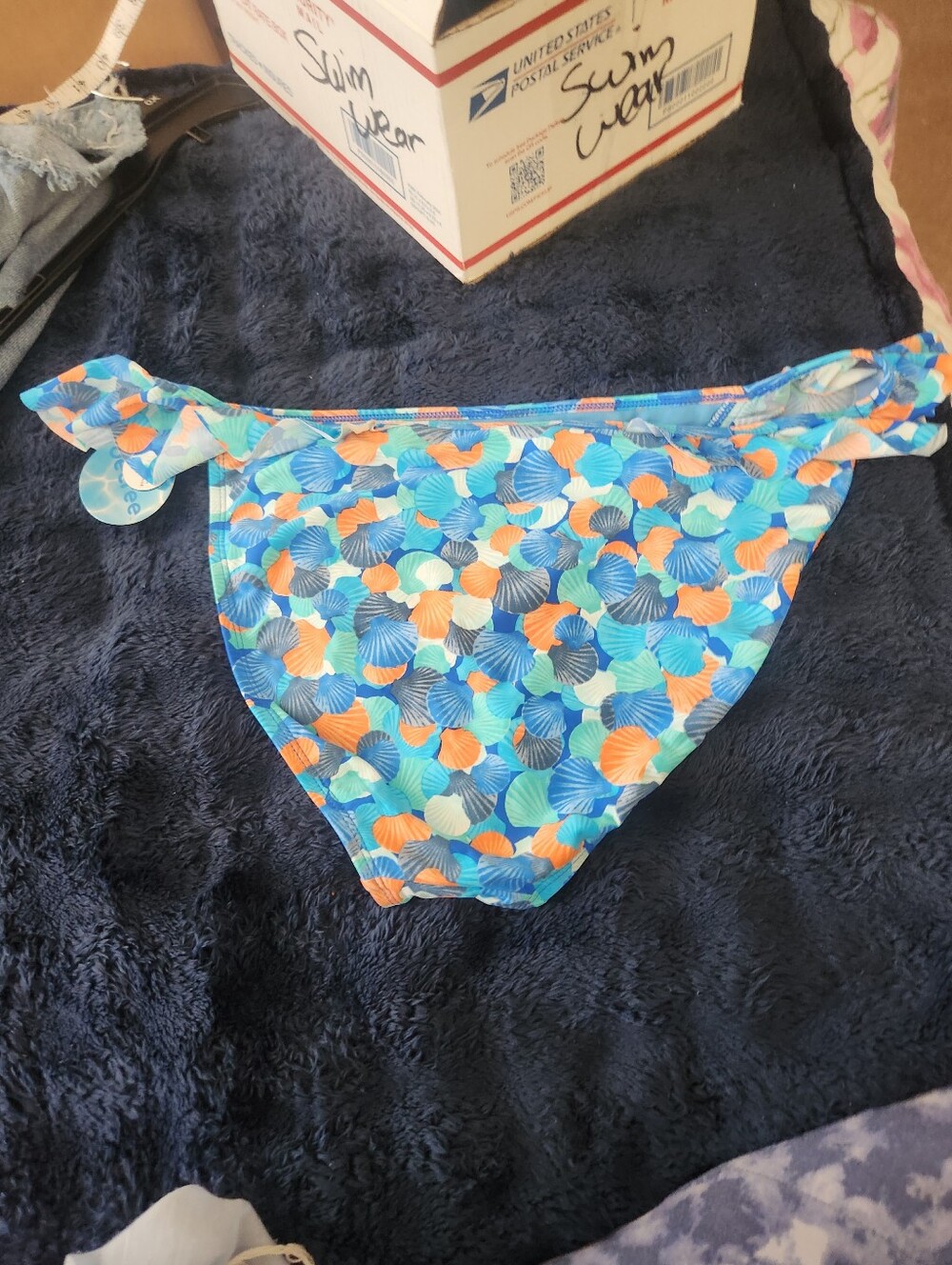 Decree Shell-Print Bikini Bottoms - Picture 6 of 9
